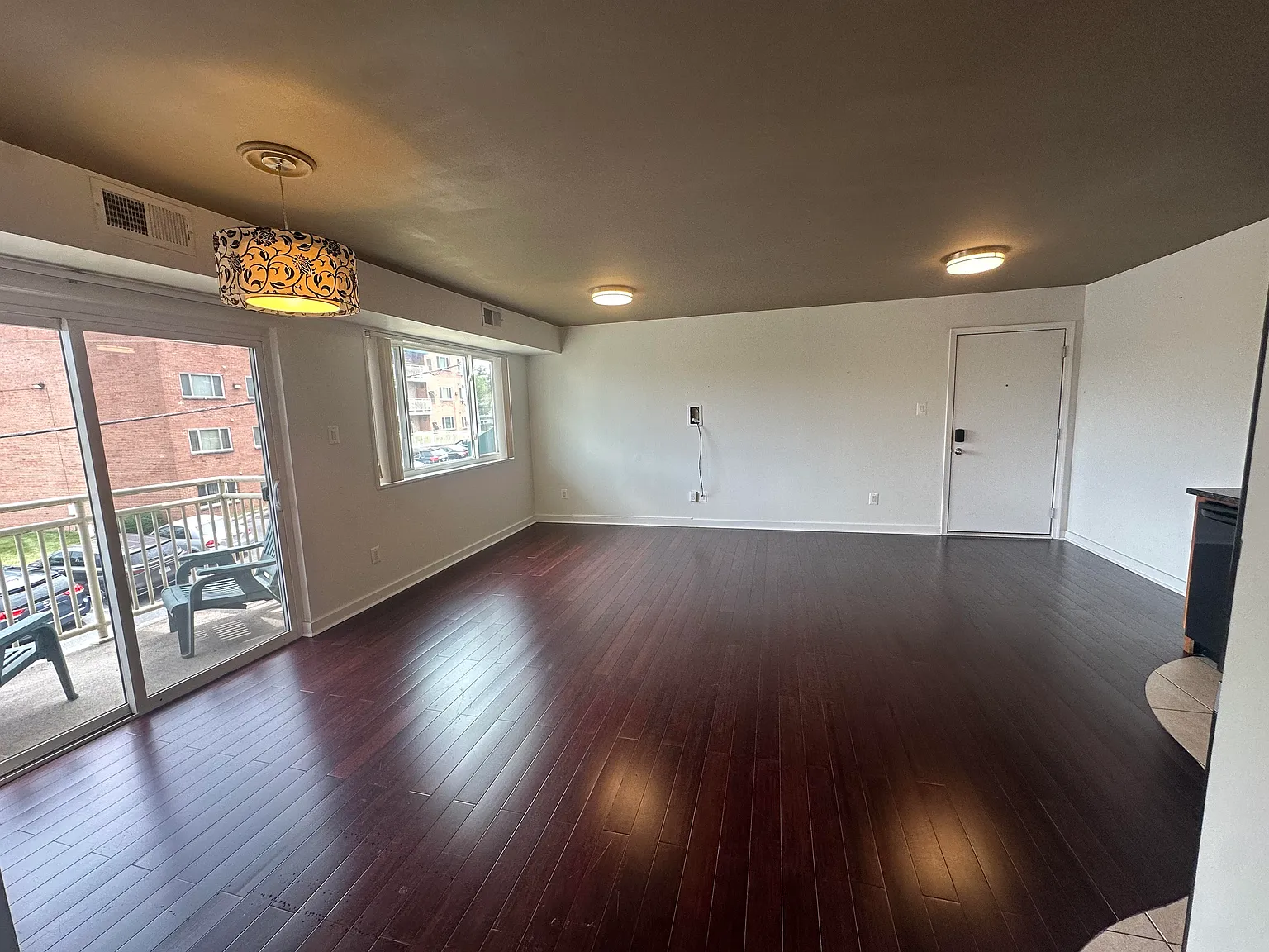 1 bed, 682 sqft, $1,575 — Photo 2