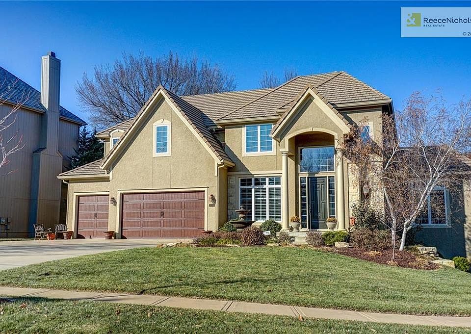 Home on situated on cul de sac with extra large driveway.