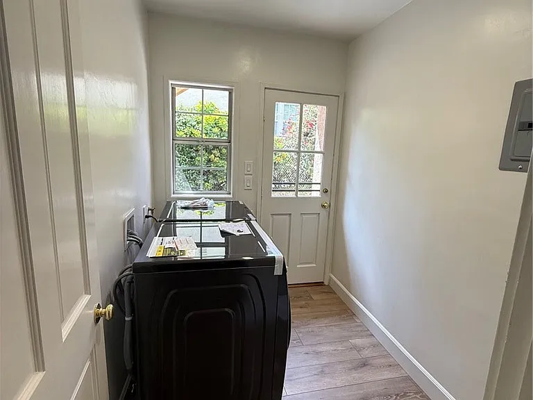 2828 Hermosa Ave — Photo 3