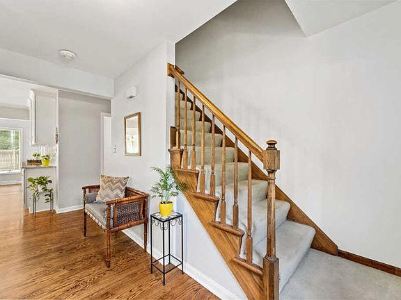 2nd image of 1525 Whitehall Ct