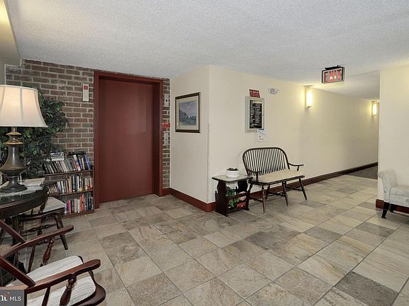 4th image of 15301 Beaverbrook Ct #92-2A