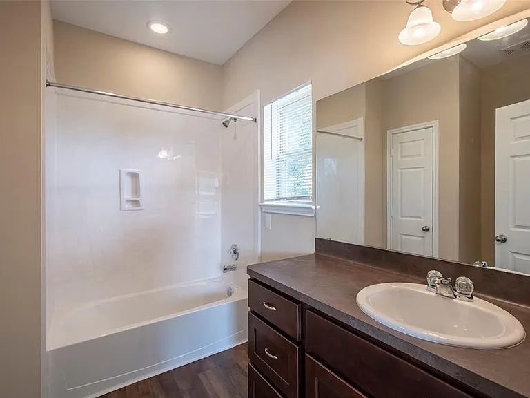 8142 Cabot St — Photo 11