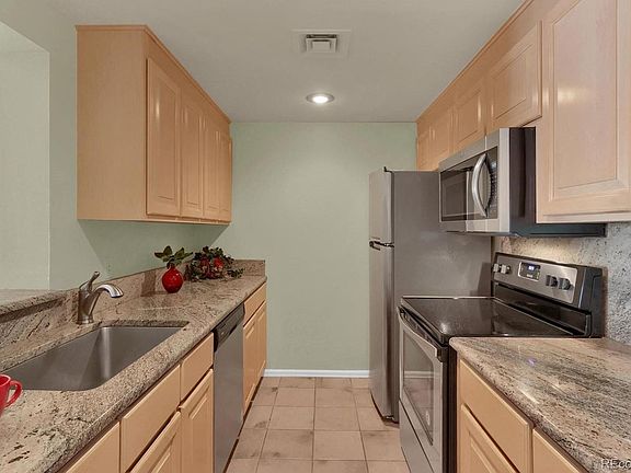 5th image of 800 N Pearl Street #909