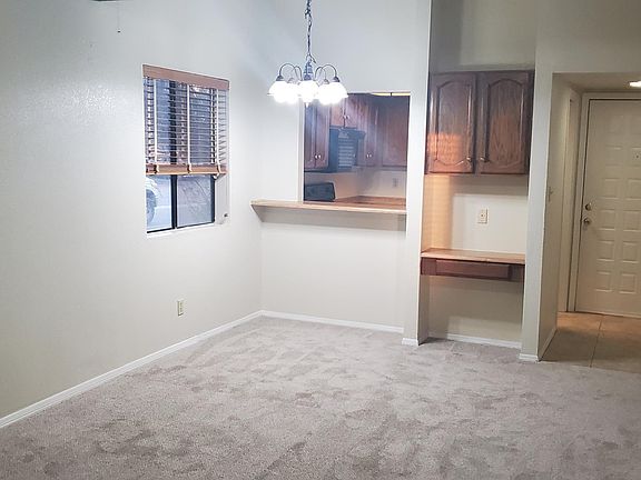 5th image of 406 E Bruce Ave Unit C