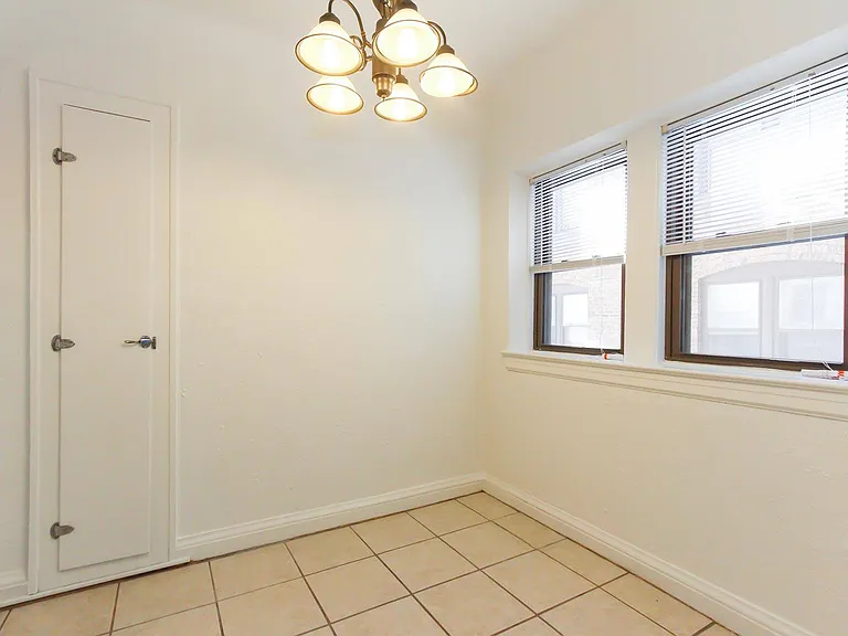 2753 Euclid Heights Blvd — Photo 14