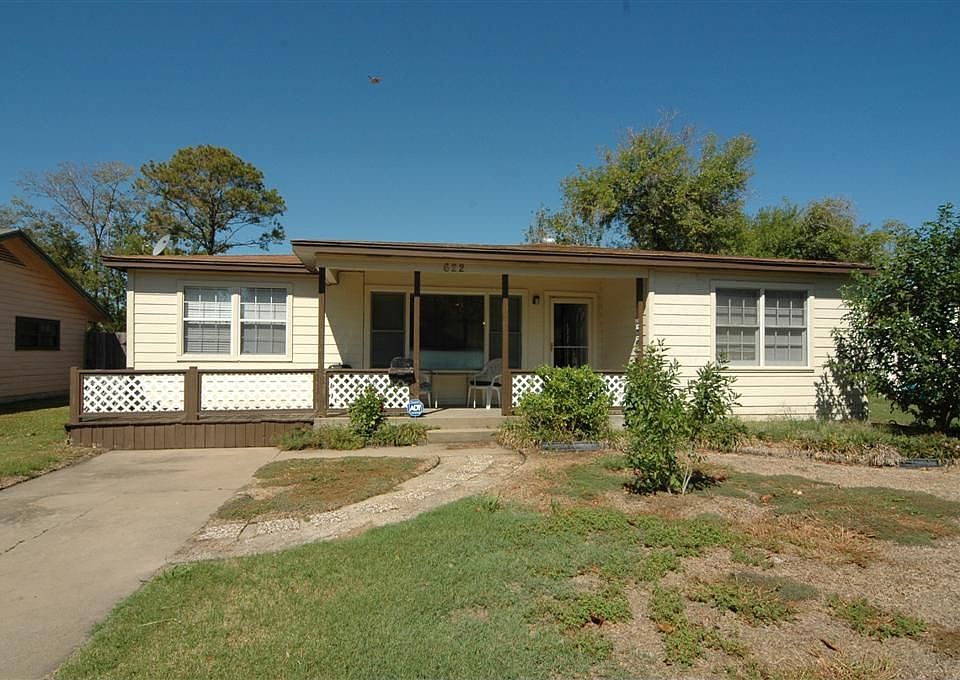 1st image of 622 22nd Ave N