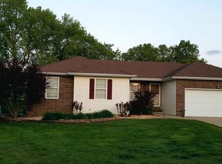 202 Shady Acres Cir, Nixa, MO 65714