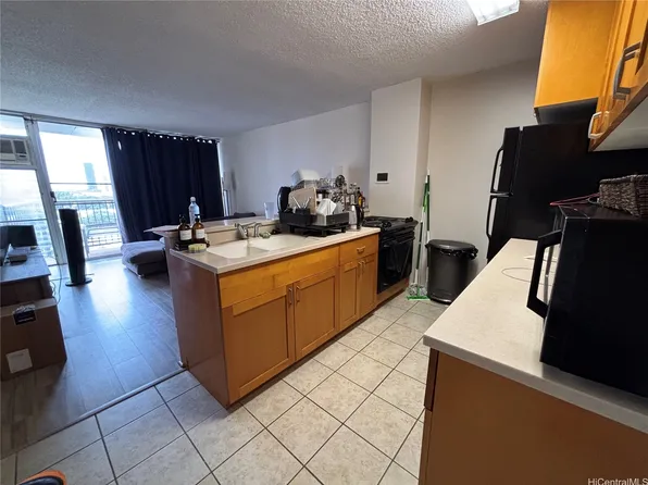 1050 Kinau St APT 903, Honolulu, HI 96814