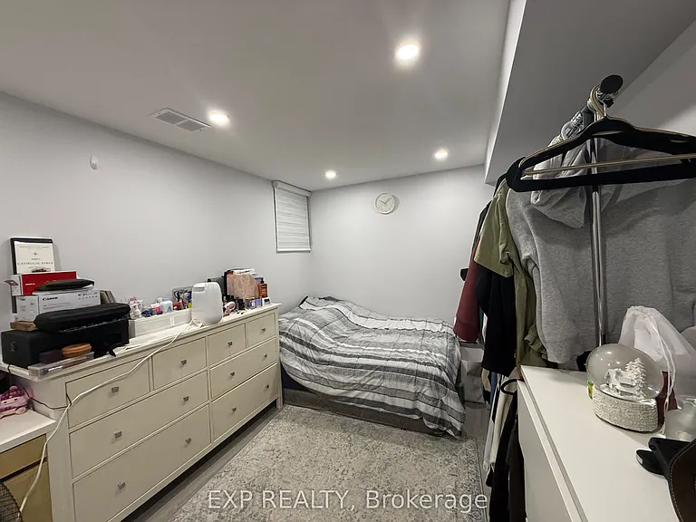 130 Adventure Cres #LOWER — Photo 8