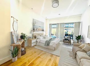 136 Delancey St #1, New York, NY 10002