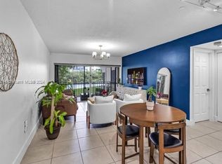 8775 Park Blvd APT 104, Miami, FL 33172