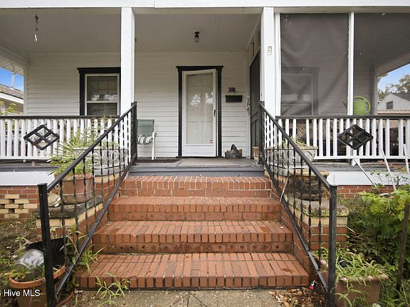 2nd image of 606 Meares Street