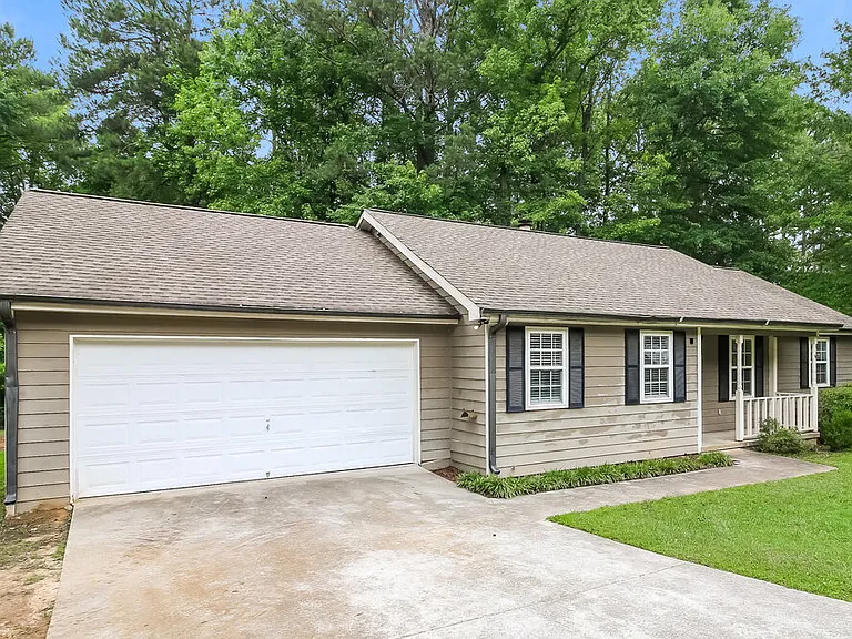 1169 Granite Ln — Photo 3