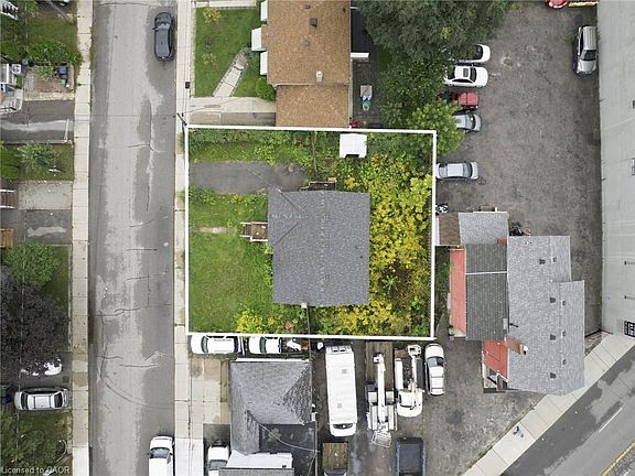 5th image of 15 Mahoney Ave