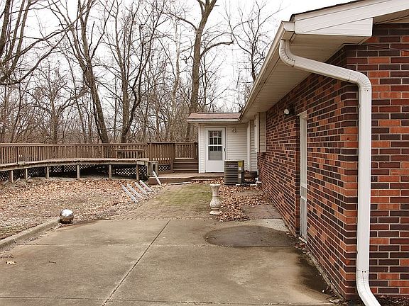 2nd image of 186 Lake Hillcrest Dr