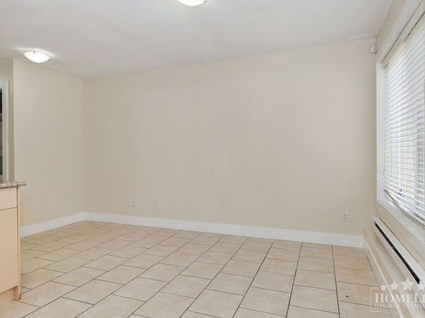 2 bedroom rental in Surrey — photo 2