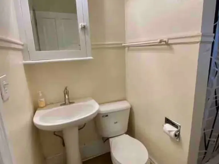 1934 N Oakland Ave — Photo 11