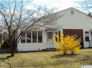 38 Snowberry Ln, Delran, NJ 08075