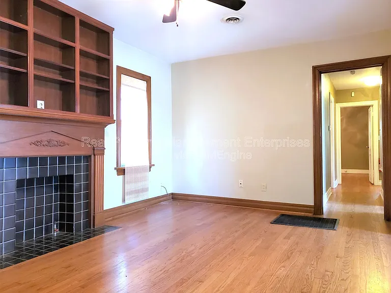 1112 NW 44th St — Photo 3