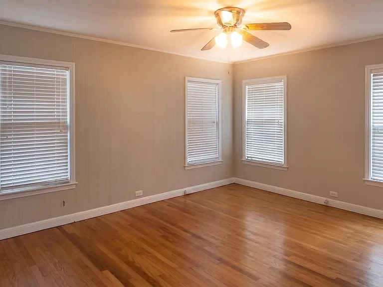 2313 Avenue L — Photo 18