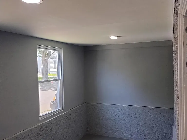 1115 White St — Photo 3