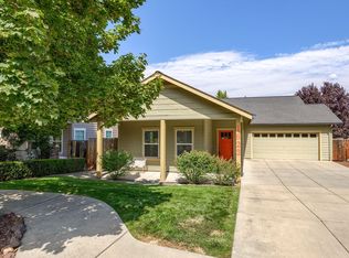 1623 Lithia Way, Talent, OR 97540