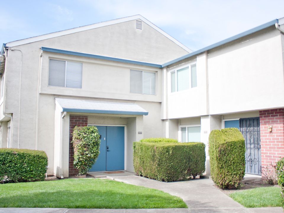 1st image of 4259 Solar Cir