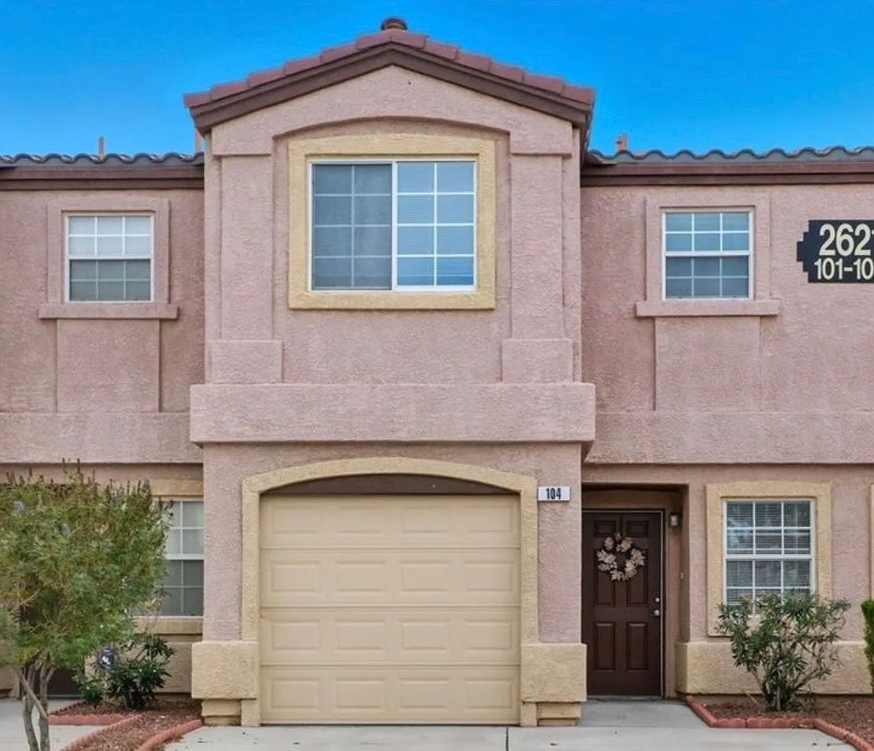 Charming 2BR Condo in Las Vegas — Photo 2