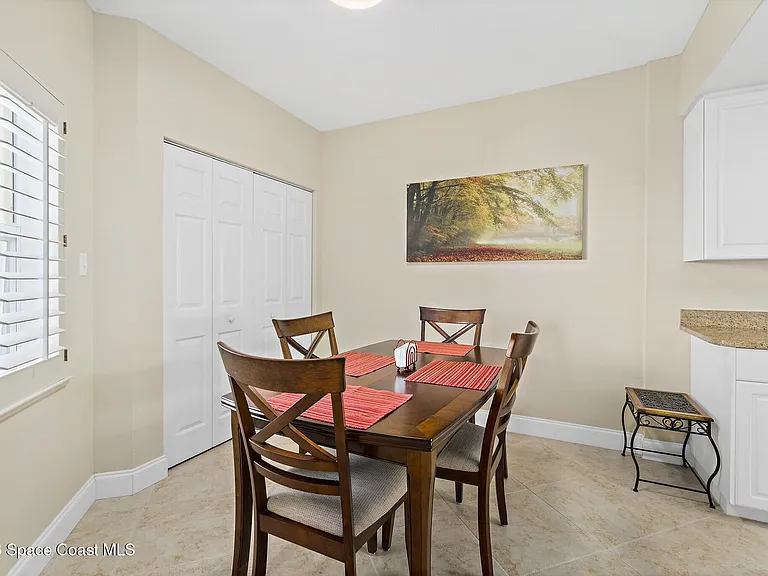 601 Shorewood Dr #G505 — Photo 5
