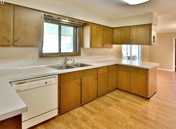 2nd image of 247 SE 39th Ave