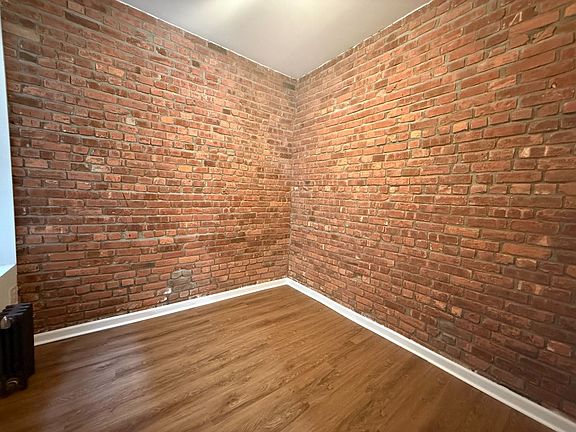 5th image of 329 Union St APT 1E