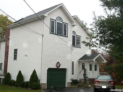 16 Atlas Court, Malverne, NY, 11565