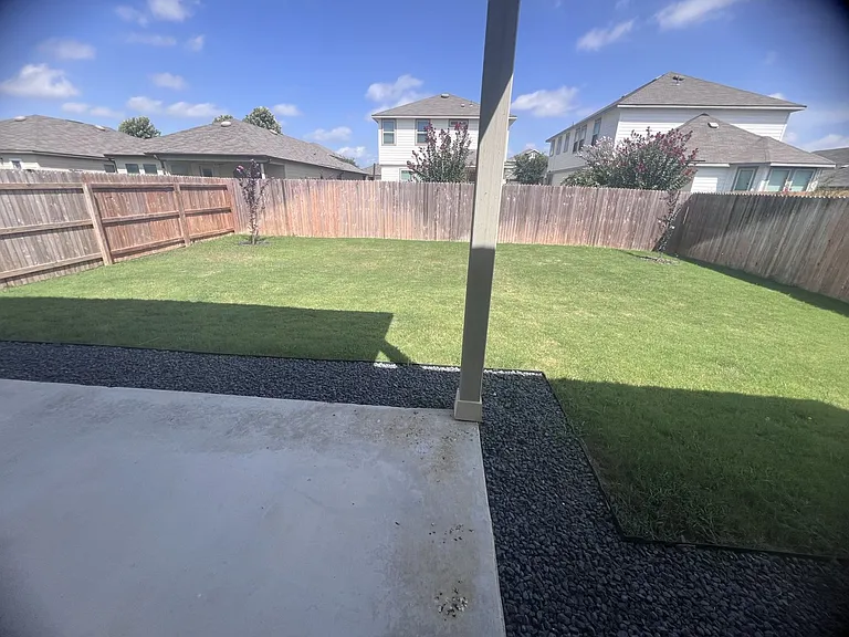 3237 Hyacinth — Photo 32