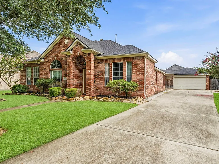 27730 Geneva Hills Ln — Photo 2