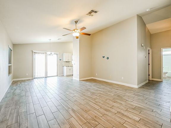 4th image of 17767 N Cornerstone Trl