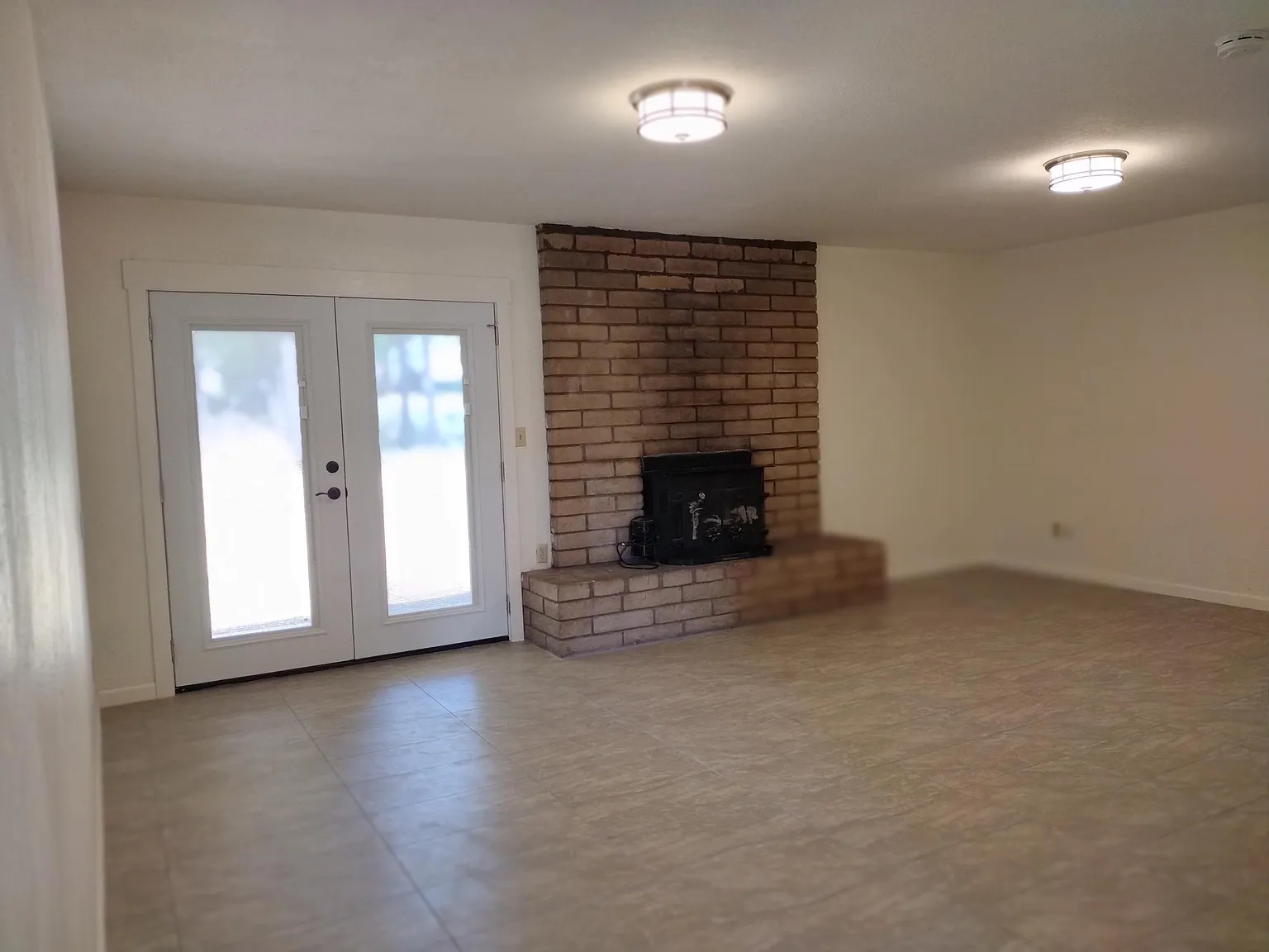 4 bed, 1668 sqft, $2,500 — Photo 2