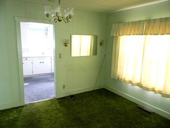 3rd image of 1101 E Main St