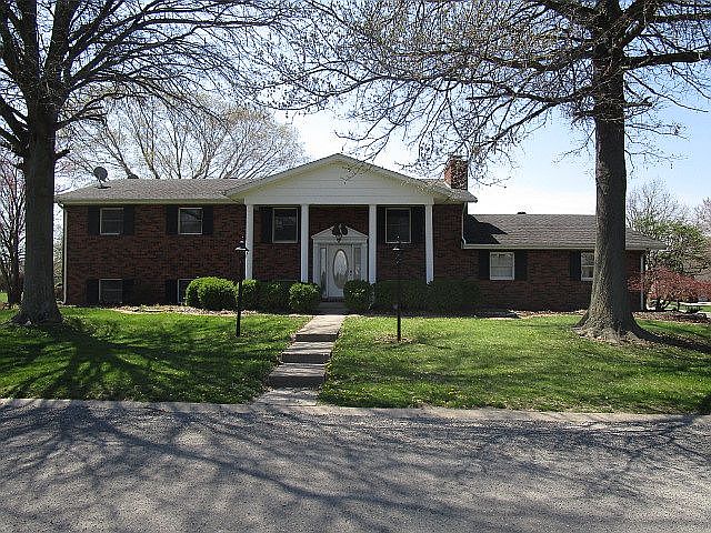 1st image of 24 Lilac Dr