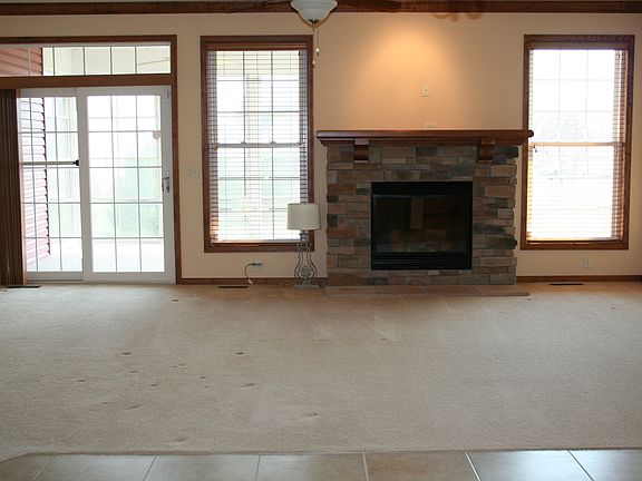 Living Room w/Fireplace