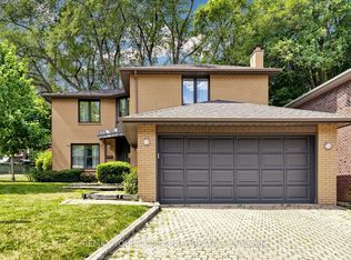 2 Trimontium Cres, Toronto, ON M4C 5N7