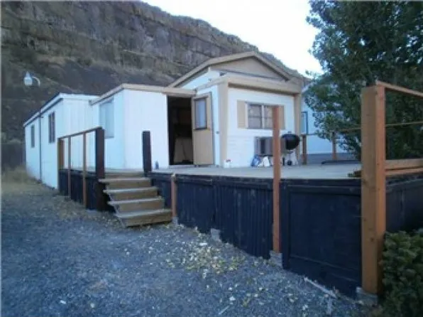 32695 Lakeshore Dr NE, Coulee City, WA 99115