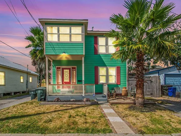 1111 12th Street, Galveston, TX 77550