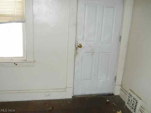 5th image of 11705 SE Hamlen Ave