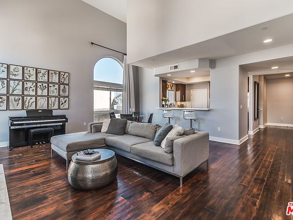 5th image of 7249 Franklin Ave Unit 406