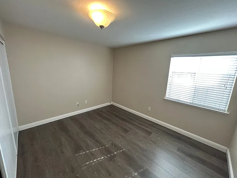 1145 Stonecrest Dr — Photo 12