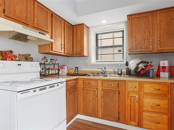 3rd image of 14109 Merrywood Cir