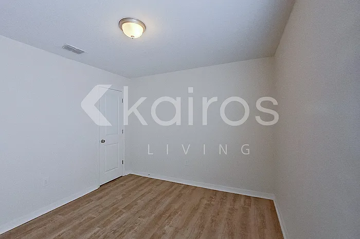 10117 Elgin Blvd — Photo 11