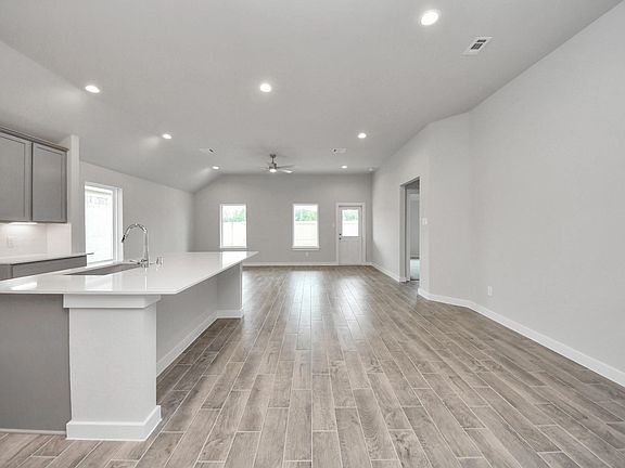3rd image of 11719 Leafy Laurel Dr