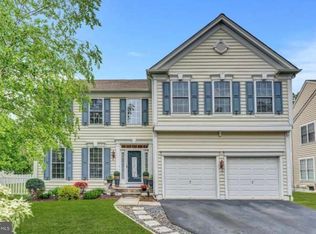 358 E Armstrong Dr, Fountainville, PA 18923