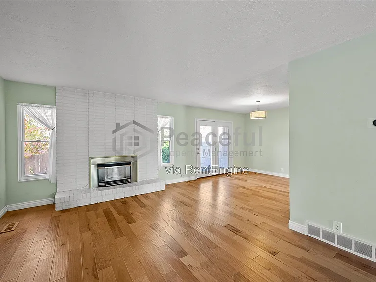 1925 E 3380 South St — Photo 3
